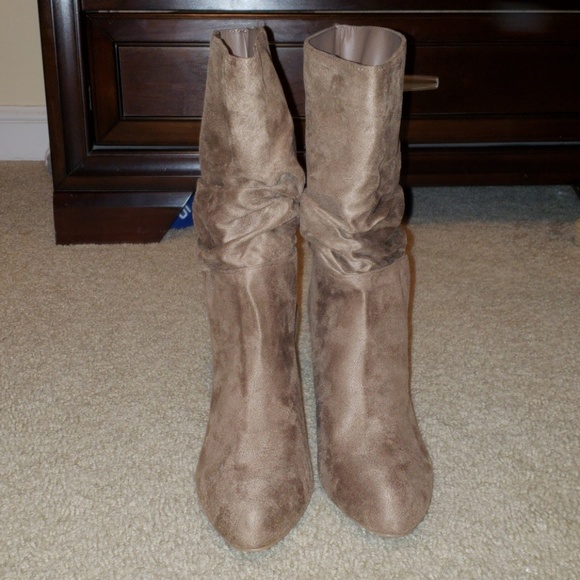Boots - Picture 2 of 3